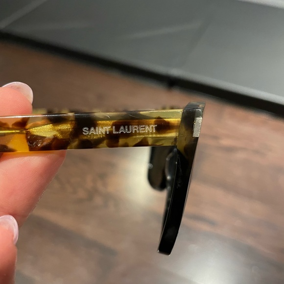 YSL sunglasses - Picture 3 of 4
